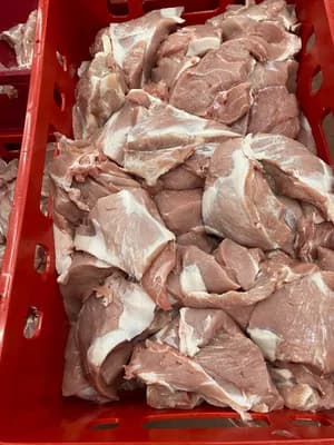Frozen pork ham trimming 90/10