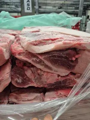 Frozen pork jowl rindless