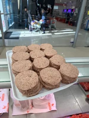 FROZEN BURGERS €7.50 🇲🇰